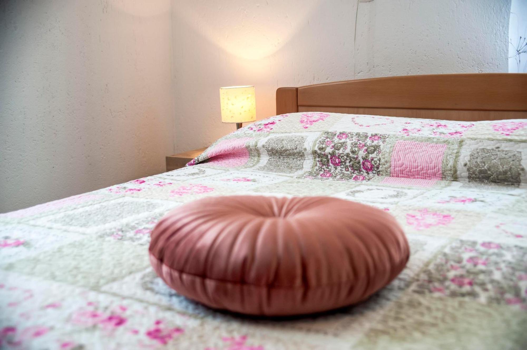 Apartments And Room Silvana Rovinj Exterior photo