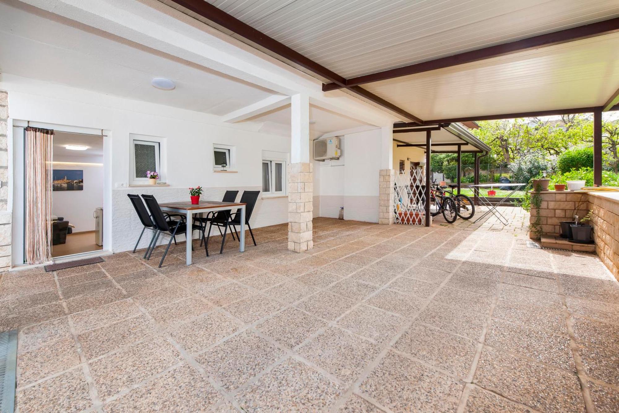 Apartments And Room Silvana Rovinj Exterior photo