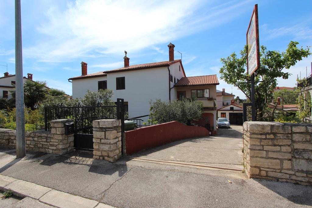 Apartments And Room Silvana Rovinj Exterior photo